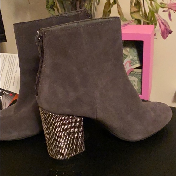 Kenneth Cole Reaction booties